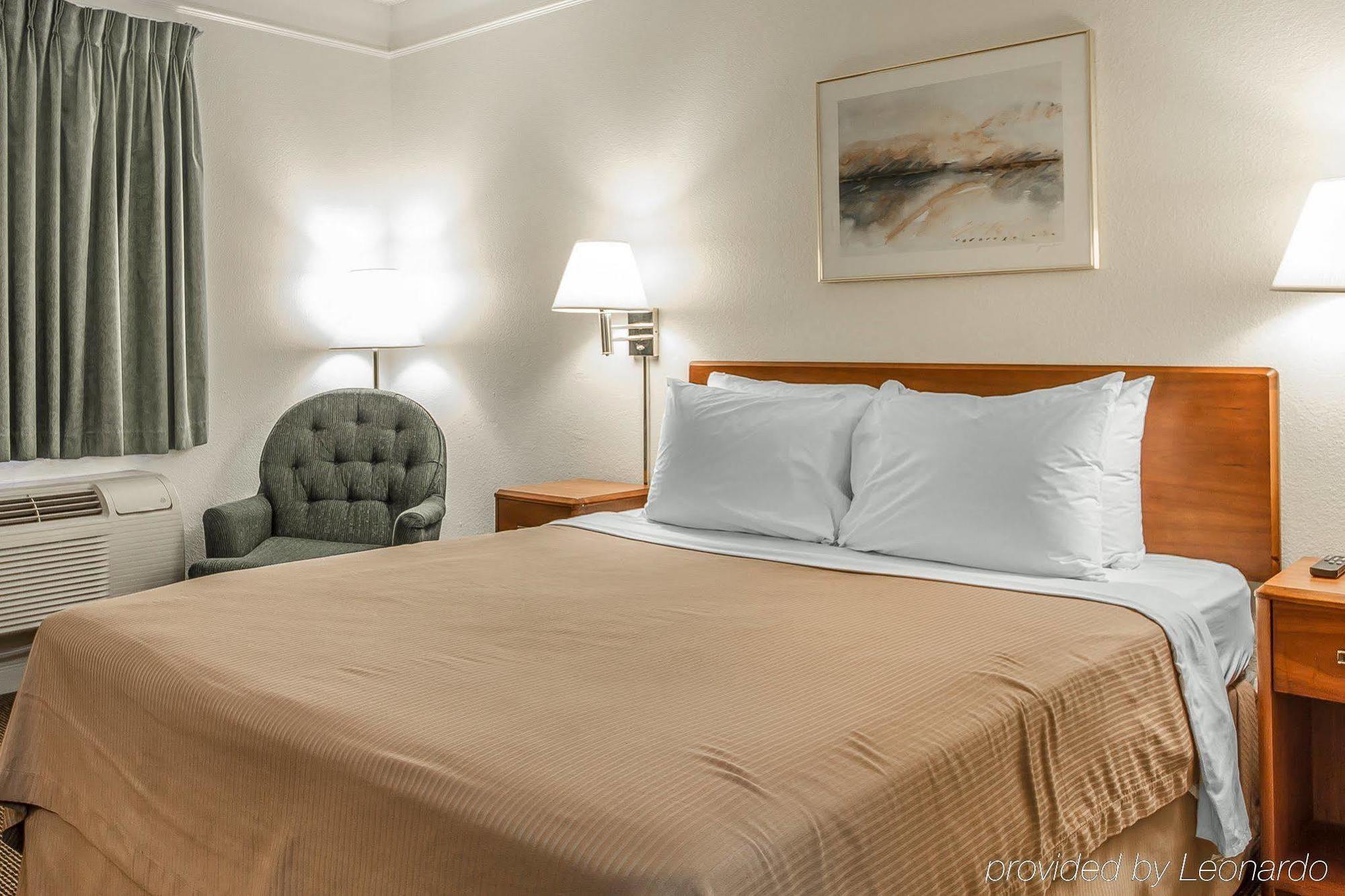 Quality Inn Stockton Exteriör bild